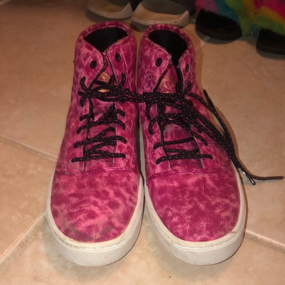 Shoes - Picture 2 of 4